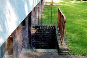 basement-stairs-347482_960_720