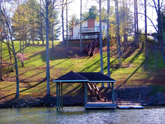 20170410151805259147000000-o » Smith Mountain Homes Waterfront Real Estate